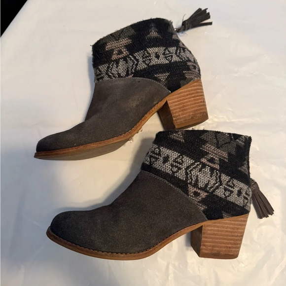 Toms Womens Sz 6.5 Leila Suede Ankle Booties Aztec Southwestern Grey - Picture 1 of 10